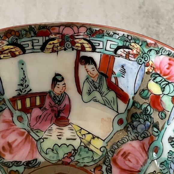 Vintage Rose Medallion Bowl and Spoon Y. Y. Japanese Porcelain Ware Hong Kong - Picture 5 of 13